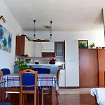 Aneta * Podstrana